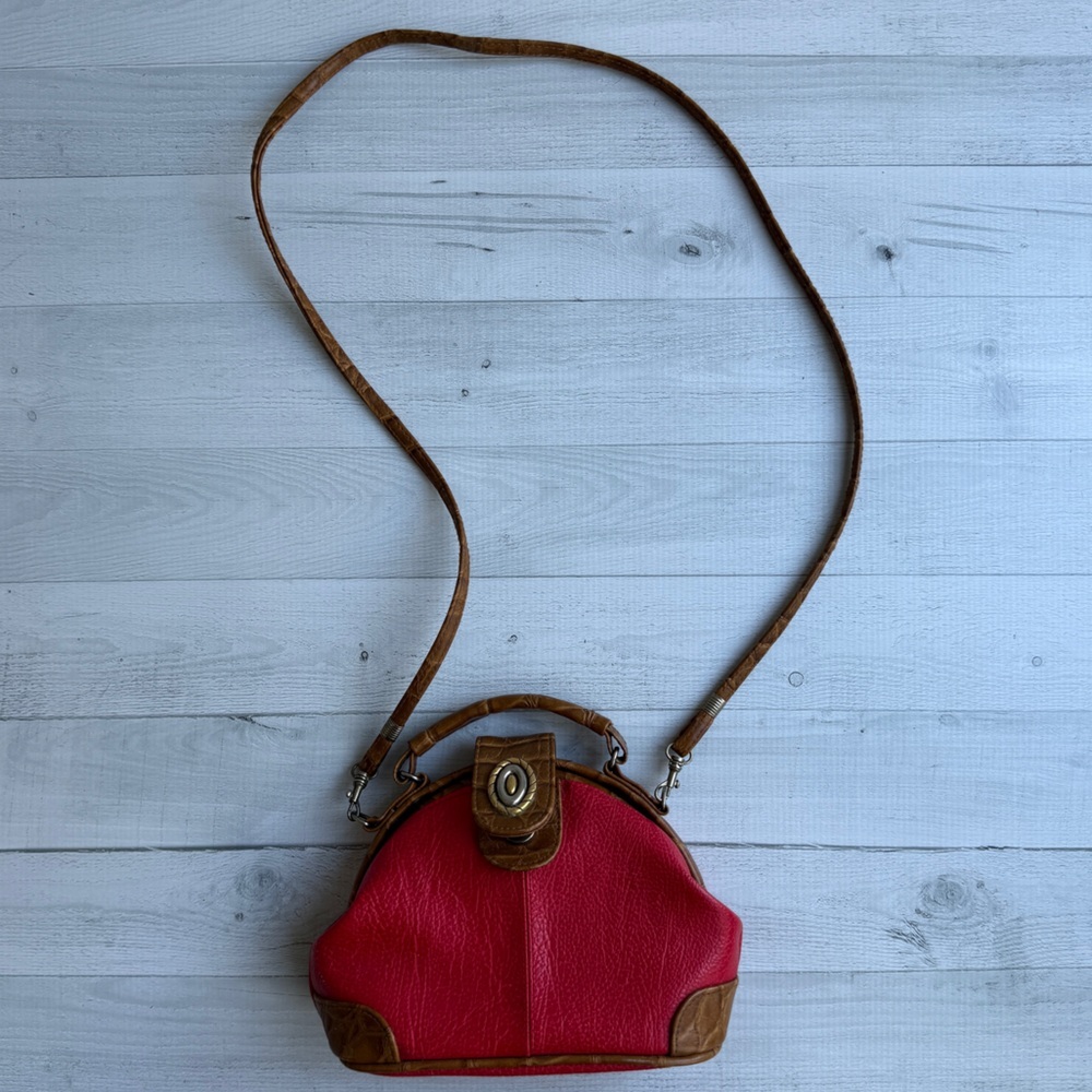 Vintage Jackson Red Faux Leather Handbag with Crossbody Strap - Picture 9 of 11